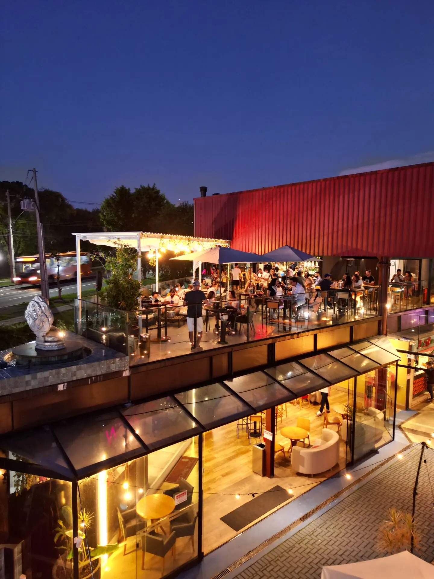 Souq Curitiba - O Maior Centro Gastronômico de Curitiba